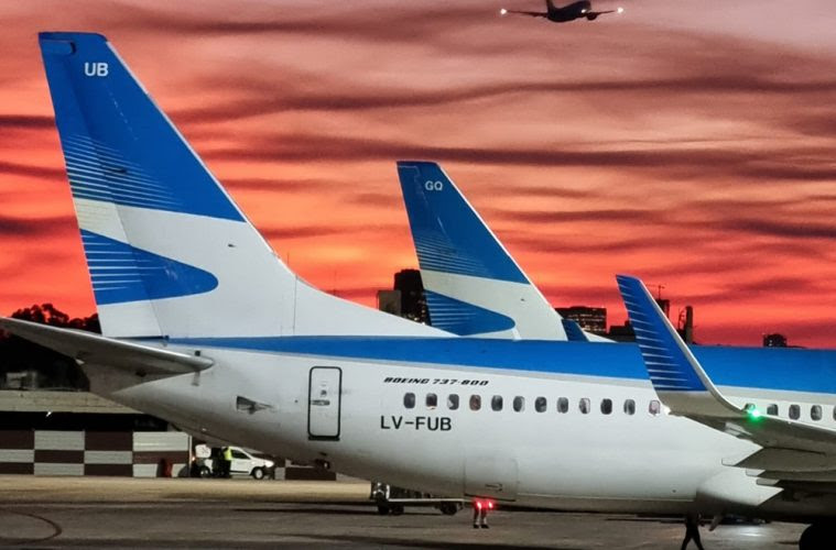 🔶Resumen de las nuevas rutas nacionales de <a href="/Aerolineas_AR/">Aerolíneas Argentinas</a> 🧵👇

✈️Las rutas nuevas son:
🔸Trelew - Ushuaia
🔸Trelew - El Calafate
🔸Tucumán - Mar del Plata
🔸Bariloche - El Calafate