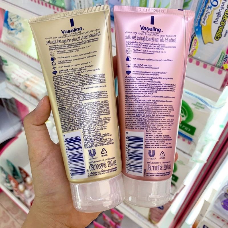 lIpeaxhyIl's tweet photo. Vaseline Thailand 

➡️DEWY RADIANCE (PINK), tanpa UV Filter. Cocok dipakai sore / malam. Dipakai pagi siang jg bisa asal dikombi dengan sunblock

➡️FLAWLESS GLOW (GOLD), utk PAGI/SIANG (mengandung UV FILTER)

➡️ OVERNIGHT RADIANCE (BLUE) , utk MALAM HARI

https://t.co/vjZ0dMq3QY https://t.co/bPHe0sMTrC