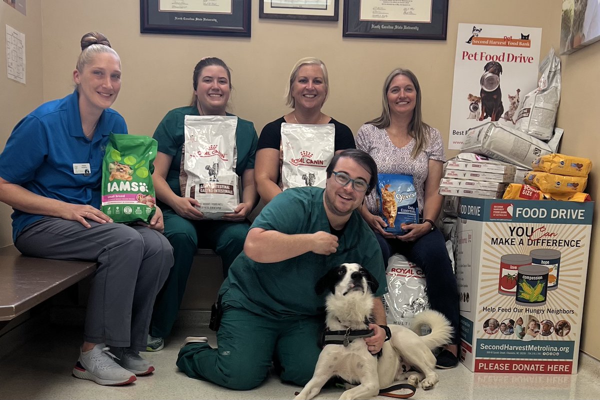shmetrolina's tweet photo. We love pets at #shmetrolina!  Thanks so much to our friends at @Fullwood Animal Hospital  🐶🐱🐾❤️&amp; their clients for donating all of this food for pets in need!   #WeLovePets #FeedPets #EndHunger #FullwoodAnimalHospital https://t.co/jkavG3CLqi