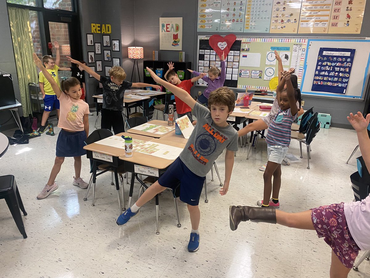 Using our bodies to practice Fundations helps get the wiggles out and practices the skills we need. <a href="/JAE_stem/">JackAndersonElemSTEM</a> @co_sumner
