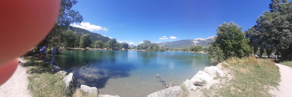 GUIERElisa's tweet photo. Un chouette début de semaine en @paysdesecrins 😍☀️ https://t.co/ASWC7bWil8