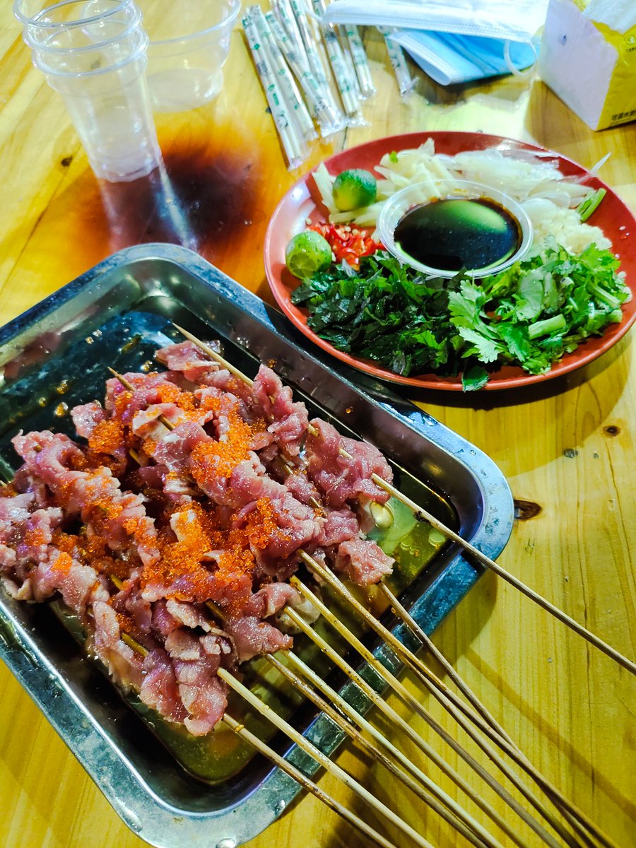 广西开拓了新认知-生牛。上面黄色那层是鱼子