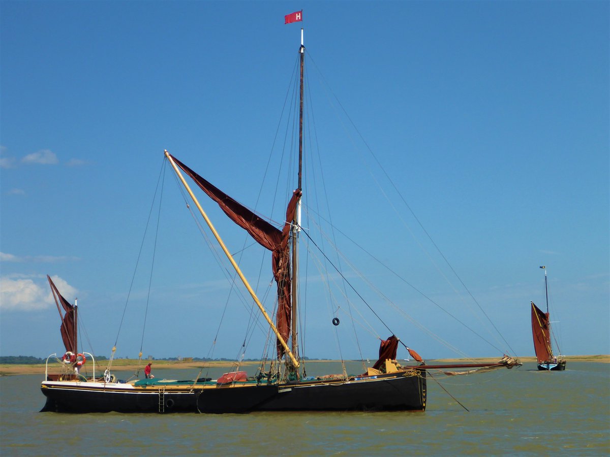 resident219's tweet photo. The magnificent Thames barges "SB Edme" (built 1898) and "SB Mirosa" (1892) on the River Alde at Orford on the East coast of England. Even today, neither has an engine fitted. A glimpse of a bygone age.
#ThamesBarges #edme #mirosa
@VLafora @werthro @Natalie62292640 https://t.co/Ty8XPeZyq1