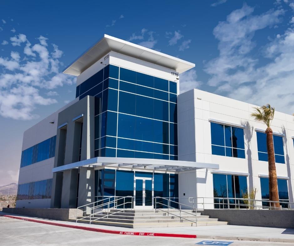 alstonconstruct's tweet photo. Today we're highlighting the multi-building facility at Henderson Executive Industrial Park located in Henderson, Nevada. The first building is a 24,000 SF two-story office building. The second is a 102,000 SF industrial warehouse/distribution facility. #BuildNV https://t.co/wN9PbQxyBe