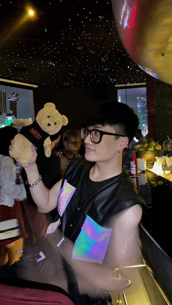 Dormi_vi's tweet photo. Ở đây có 2 chú gấu 🥴
Alo để đem về 🤫 https://t.co/ZMmCfWuKbL