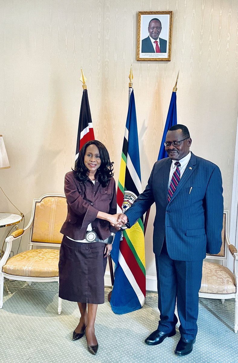JudiWakhungu's tweet photo. Welcoming to Paris H.E. Prof. Bosire, Kenya’s Permanent Representative to UNESCO. @ForeignOfficeKE 
🇰🇪#KenyaInFrance https://t.co/gM3jL8ttM6