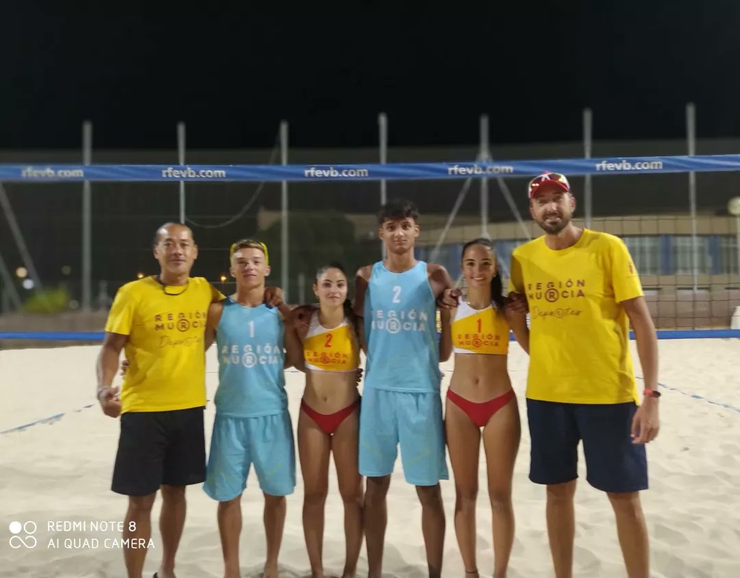 meca_javi's tweet photo. 8 Campeonatos de España de clubes con el CD La Manga y 1 Campeonato de España de selecciones autonómicas con la selección murciana. 

Julio y Agosto, disfrutando lo que tanto había soñado. 
Voley Playa! https://t.co/anbDu2ylG9