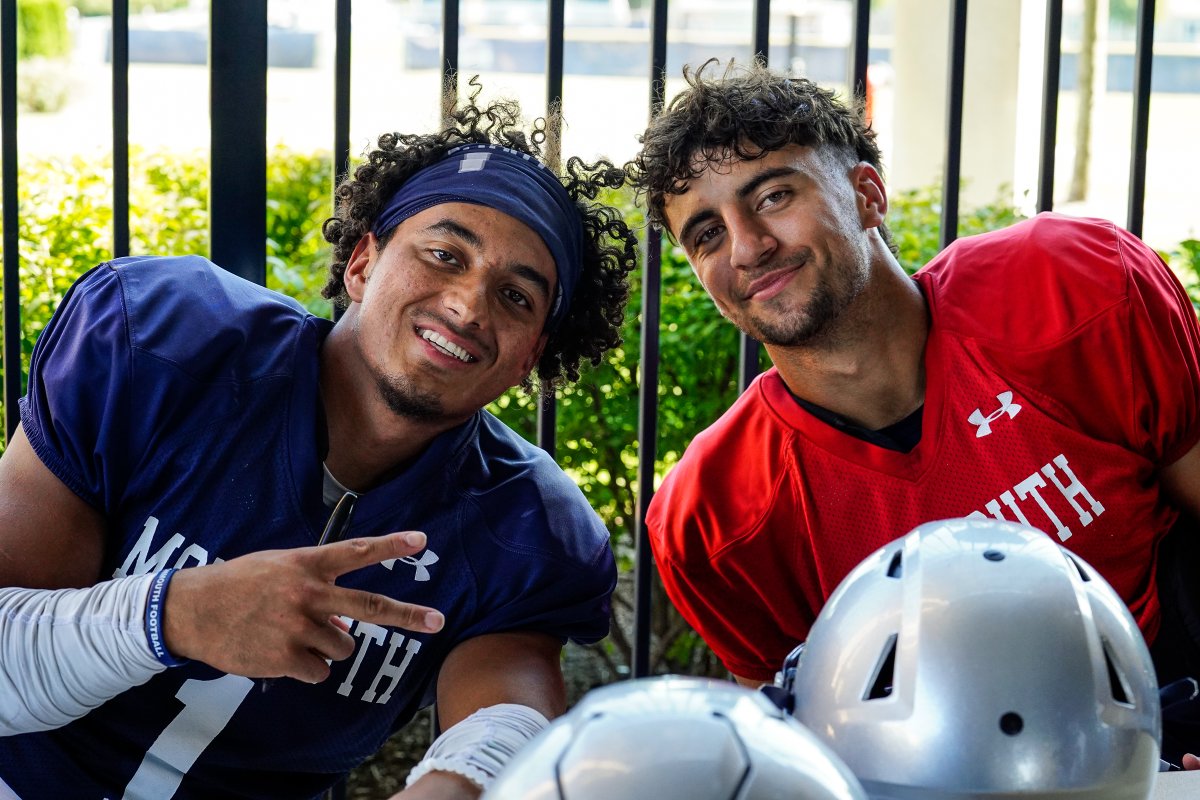 MUHawksFB's tweet photo. Iɴᴛʀᴏᴅᴜᴄɪɴɢ ᴏᴜʀ 2022 Tᴇᴀᴍ Cᴀᴘᴛᴀɪɴs!

🔹 @DaquanGrimes5 
🔹 @moraleseddie3 
🔹 @TonyMuskett  
🔹 @szubason1 
🔹 @ReeseTwoReal 

#FlyHawks https://t.co/Qq9bXll3dp