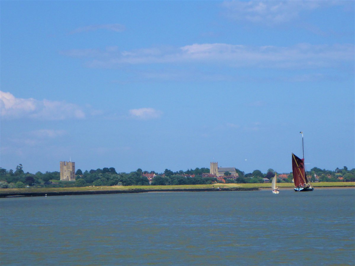resident219's tweet photo. The magnificent Thames barges "SB Edme" (built 1898) and "SB Mirosa" (1892) on the River Alde at Orford on the East coast of England. Even today, neither has an engine fitted. A glimpse of a bygone age.
#ThamesBarges #edme #mirosa
@VLafora @werthro @Natalie62292640 https://t.co/Ty8XPeZyq1