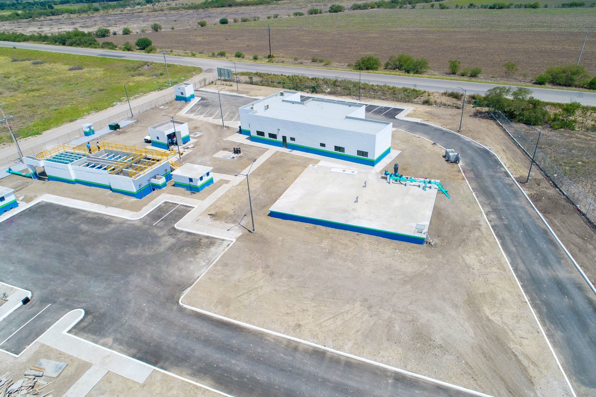 Con el objetivo de seguir fortaleciendo el servicio de agua potable en #Tamaulipas, la construcción de la Planta Potabilizadora en #SotoLaMarina avanza, ubicada estratégicamente para que abastezca a los sectores que se encuentran en el trayecto de #SotoLaMarina - La Pesca.