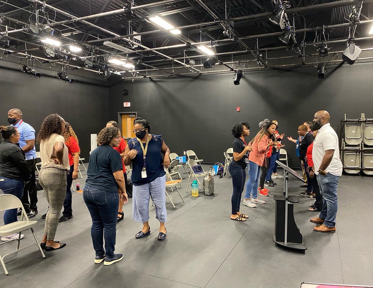 HeartofRoyaltee's tweet photo. Osborne Whole Child Model Team prioritizes collaborative leadership! We plan, prepare, and lead together!
@CobbSchools @rlosbornehs @GaDOEWholeChild @GaDOESDI https://t.co/GCqLSVhmPt