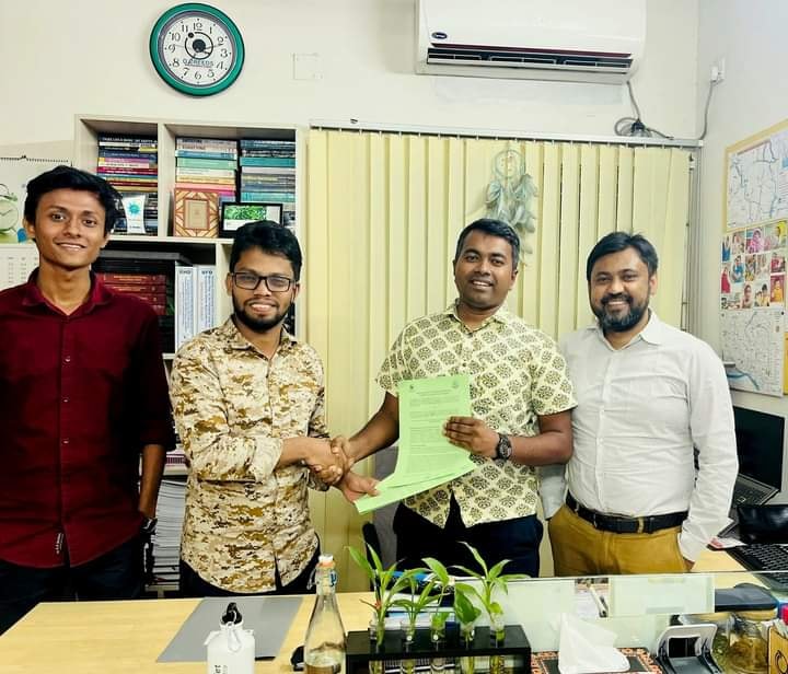 SohanYouthNetG's tweet photo. The MoU is to enable cooperation between @YouthNet4CC and O.Creeds Ltd. for mutually beneficial collaboration toward Knowledge Sharing, Capacity Building, and Project Implementation in the domains related to Climate Resilience and #LocallyLeadAdaptation.
@rmollick https://t.co/sUjg0w2sEY
