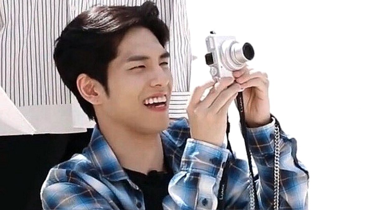 mydayswift13's tweet photo. photographer! wonpil 📸 https://t.co/wOwgcTHkya