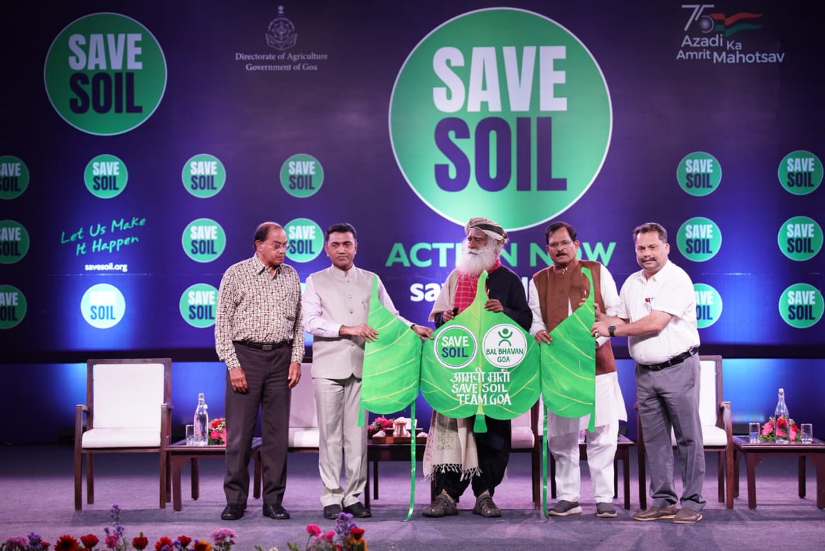 SadhguruJV's tweet photo. Another exemplary step as the Govt of Goa pledges to #SaveSoil. May this memorandum of understanding bring inspiration to every corner of the Nation and light the way for the rest of the world. -Sg @DrPramodPSawant @goacm @Outreach_Isha #MoU https://t.co/ef8H9806Gy