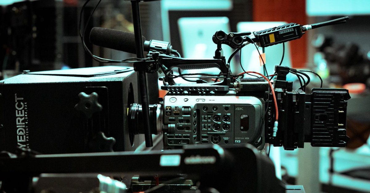 TargetMarketCHS's tweet image. The Charleston area has seen a recent uptick in interest from producers looking for a change of pace from Hollywood. If you’re looking to get started on your own Charleston-based production, look no further than TargetMarket-owned @riftstudioschs.