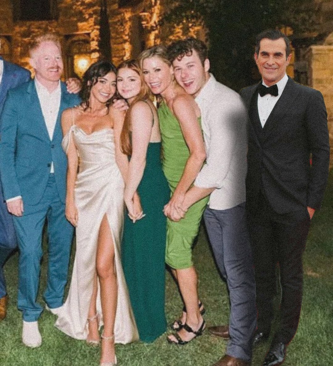 Fakelifeisback's tweet photo. @jessetyler Phil is there too. Please calm down 🧚‍♀️ https://t.co/M3fMZadQsn