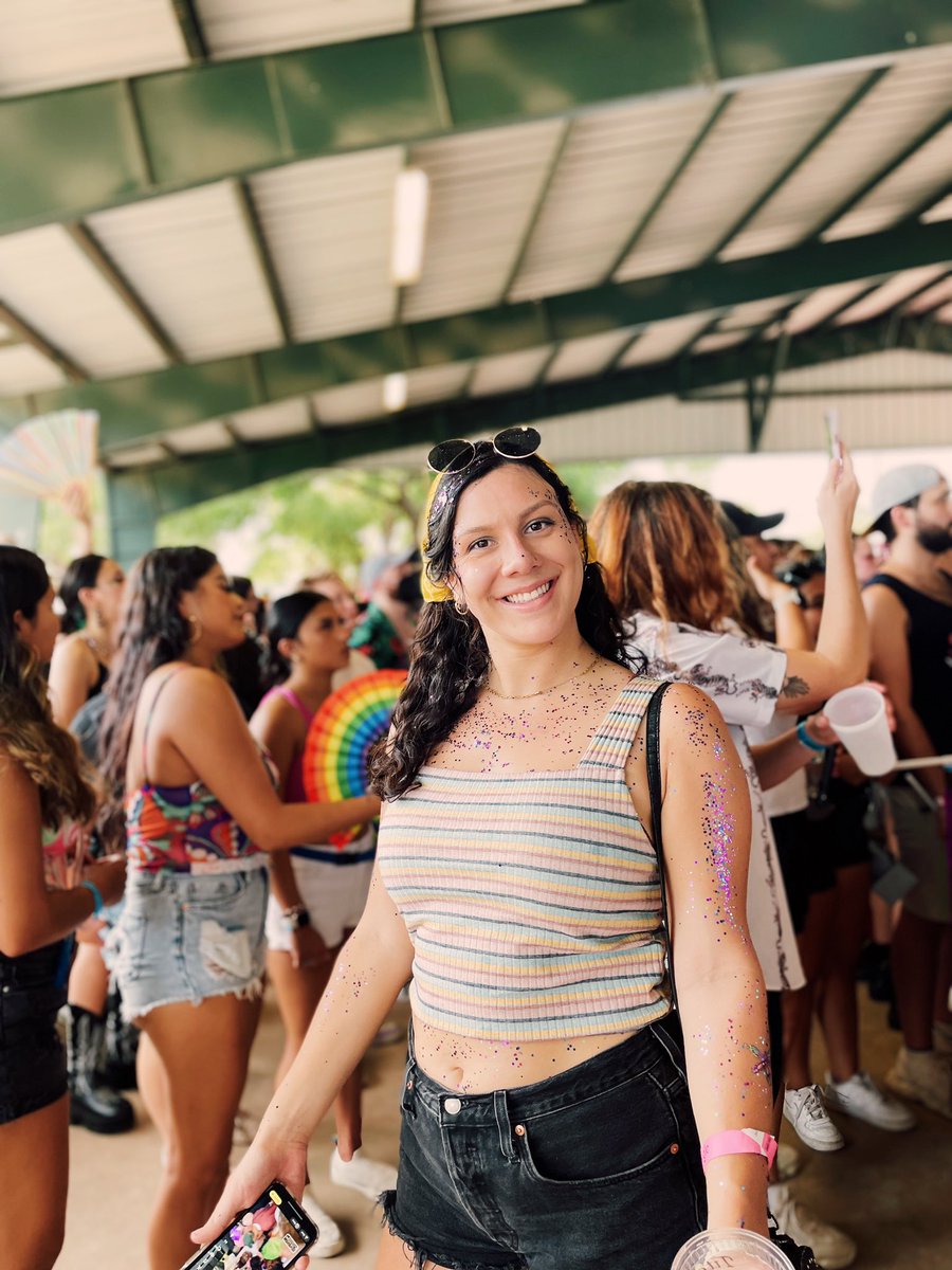 first pride w some wonderful people 🏳️‍🌈🫶🏻🪩