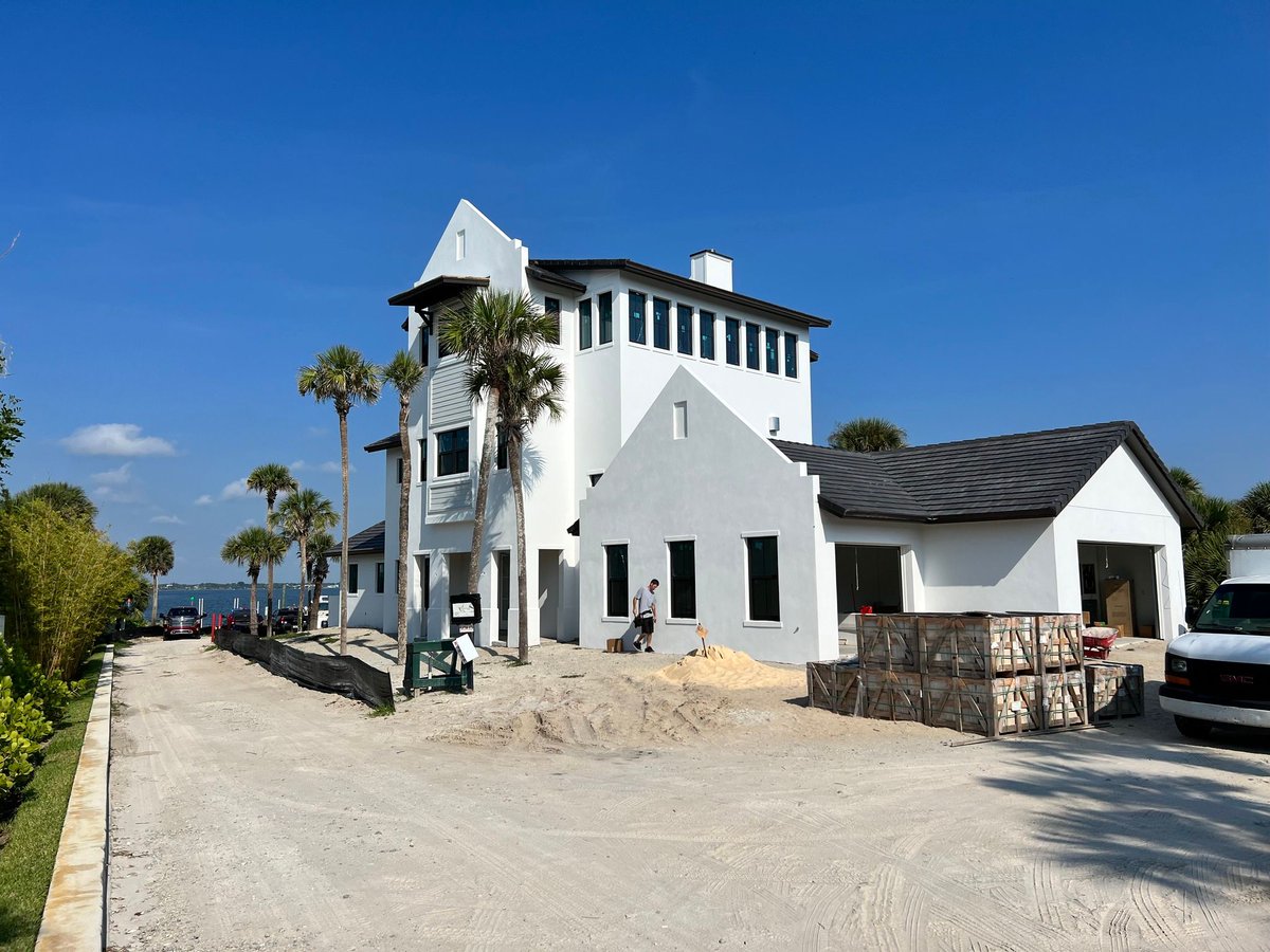 PhoenixParkFL's tweet photo. The #PhoenixParkConstruction Team is making great progress on these two luxury custom-built homes in #MelbourneBeach! https://t.co/7y8400ENkg