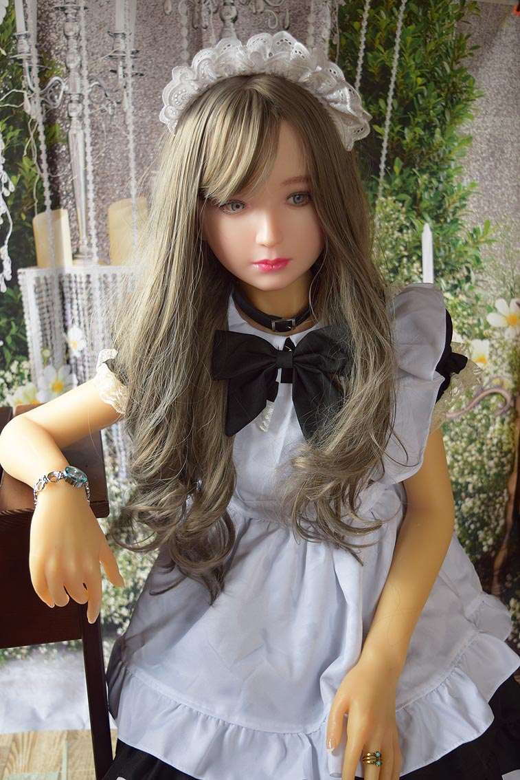 doctort1969's tweet image. ヘッドを付け替えて
#LEVELD の #未玲 のメイド衣装です。
この間に購入した壁幕や敷物を使い、撮影場所拡張などしました。