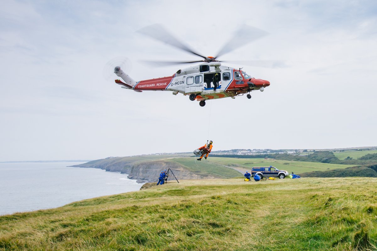 A quick-thinking coastal path walker who called #999Coastguard and a fishing vessel helped save a family today.

Remember some key #safety tips at the coast - some made the difference here and others would have helped even more.

Read the full details: bit.ly/3pE27vJ