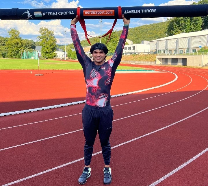 SSBarick's tweet photo. #NeerajChopra
Champ is FIT now ☺️ Nothing can b better news than this 😌 Ready 2 compete on Friday 🥰 
GOOD LUCK @Neeraj_chopra1 ✌️❤️ https://t.co/BWqX9LEv3y