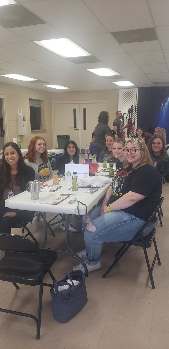 Some of our Peabody Heath Science students featured here that are also <a href="/IHS_GibcoTN/">Innovative School Model-GCSSD</a> students at the <a href="/lifelineblood/">Lifeline Blood Serv</a> Workshop today! <a href="/ginahud12/">Gina Hudson</a> 
#heathscienceed #blooddrive #IHS