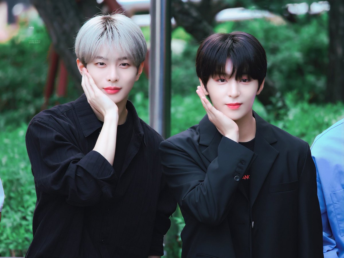 rubygolcha's tweet photo. 220812
🐻‍❄️🐰

#최보민 #최성윤 #보민 #성윤 #골든차일드 #bomin #sungyoon #goldenchild 
#여름에_태어난_봄_보민아생일축하해
#벚꽃보다_달콤한_뽐_생일축하해 https://t.co/MlJhBBMxt4