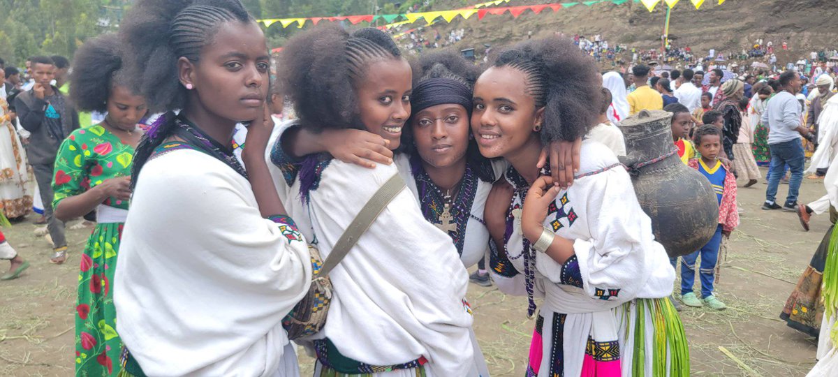 አሸንድዬ!
ውበት!
#ሻደይ_አሸንድዬ_ሶለል2014
#shadey_ashendye_solel2014
#ExperiencingYourChoices #VisitEthiopia #Ethiopiantourism #landofOrigins #TraveltoLalibela @motethiopia  @Landoforigins  @flyethiopian @visiteth251 @EthioembassyUg @embassy_rome @mfaethiopia