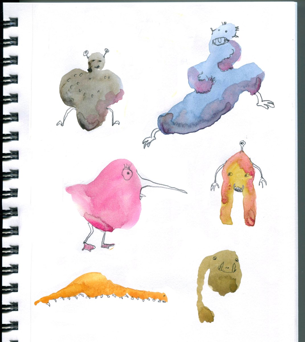 ellenbbooks's tweet photo. Loved drawing MONSTERS with Shing Yin Khor@sawdustbear at #fridaynightcomics : Paint-blob monsters, very long monster, monster with glasses, monster with long tongue and baby monster #sawcomics @comicsworkshop #sequentialartistsworkshop https://t.co/jdboTeAWDo