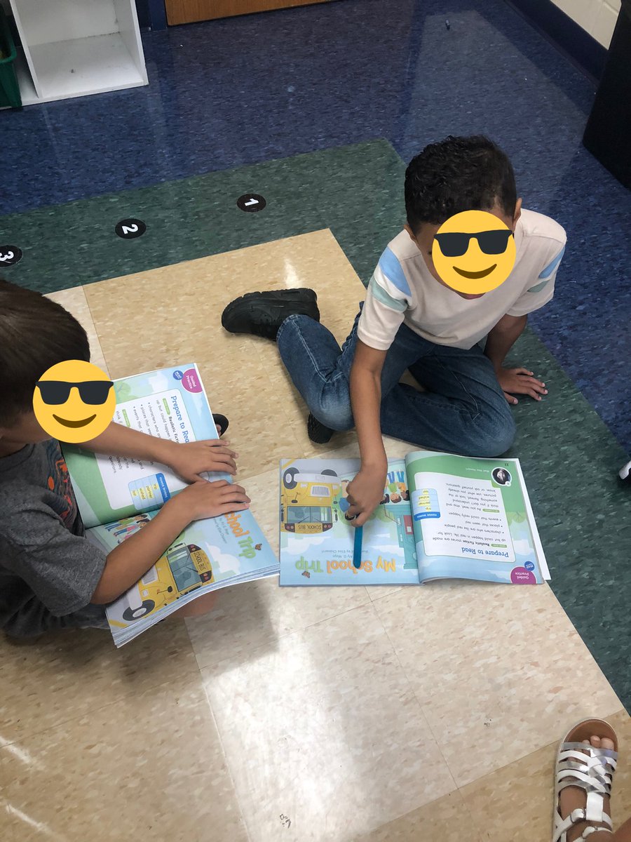 mrs_alexanders1's tweet photo. #makeyourmove when you dive right in to reading. So proud of my 1st graders. @Creekvw_Tweets https://t.co/V28IqoZwj0