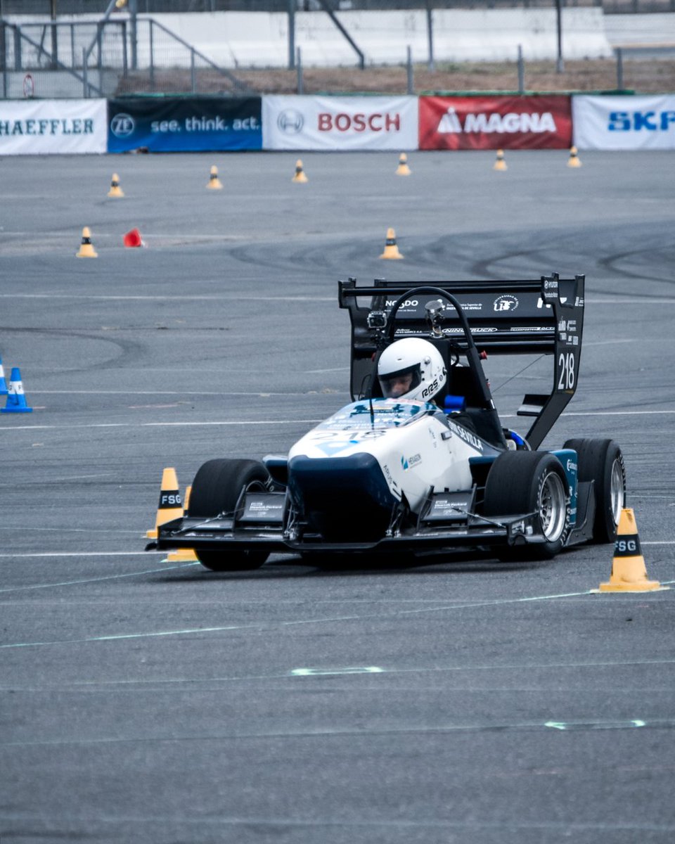 arusteam's tweet photo. Highlights de @FormulaStudentG
#forzaarus #formulastudent #formulastudentgermany https://t.co/hwzskgXMaH