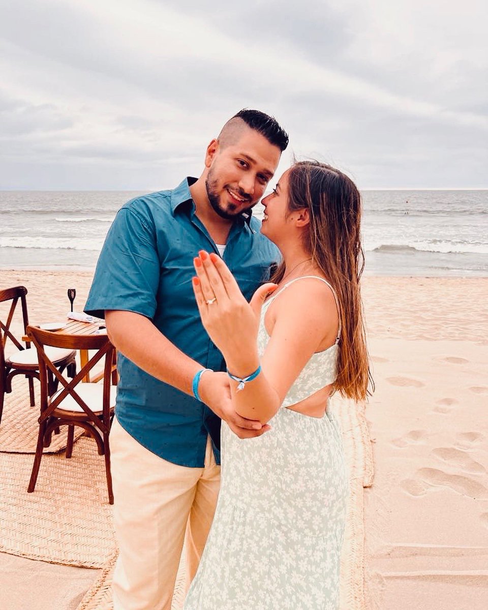 RachMendiola's tweet photo. Bride to be 🤩💍 8•VI•22 https://t.co/adFh9bW9sD