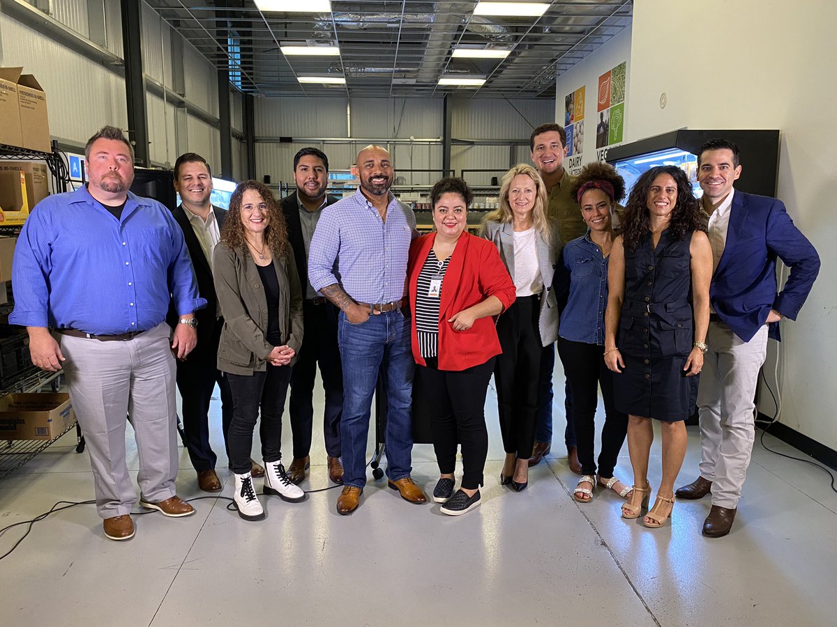 grantschmidt12's tweet photo. A big opportunity for Dallas as our very good pal @wyatt_h_smith launched significant partnerships for his new company @upsmith - focusing on a solution to the skilled worker shortage across the U.S.! @LMcBee4Dallas @JoeCarreon https://t.co/4ETYOiI6Iy
