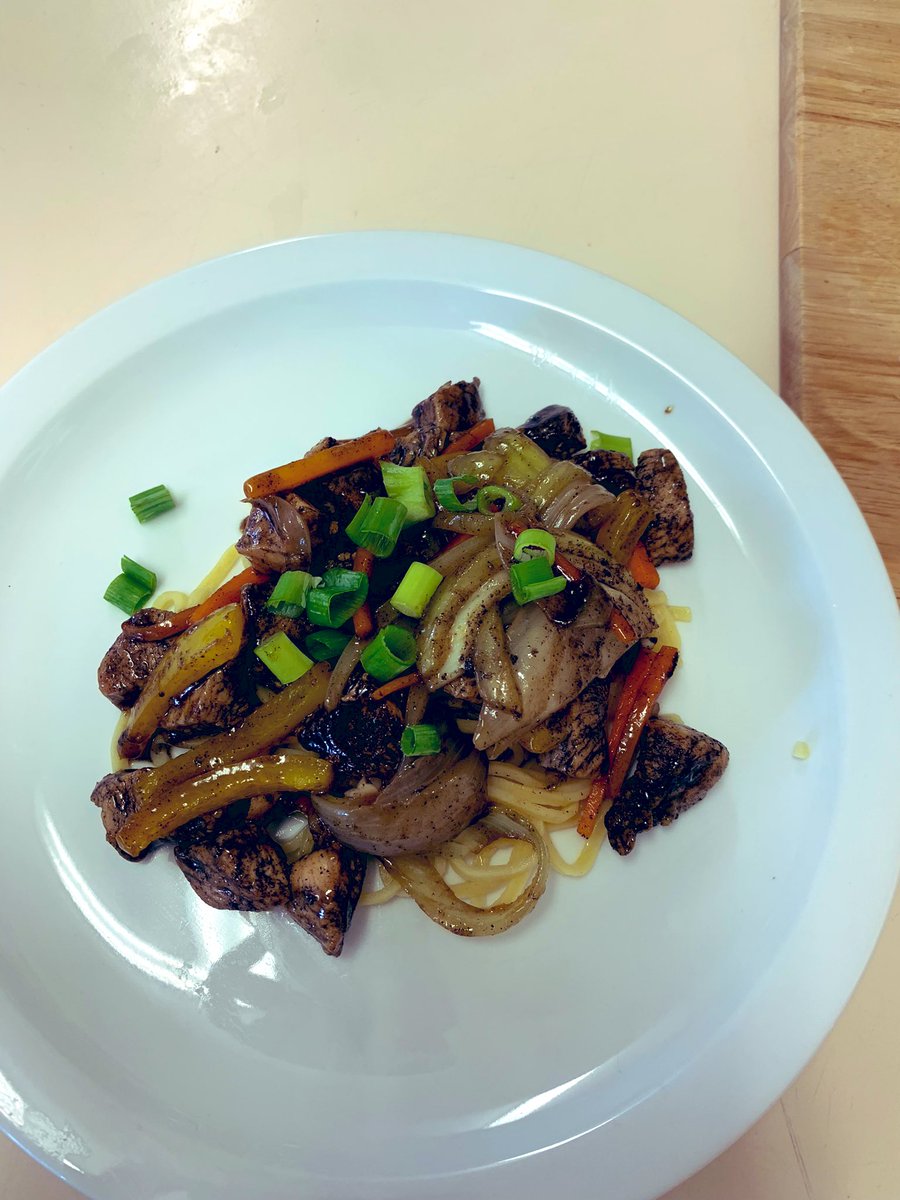 ardhomeec's tweet photo. Enjoying being back in the kitchen with our N4/5 Prac.cookery. Started off with a stir fry using these fab onions and garlic from our garden @astragardens they were so tasty 😋 learning about blending, veg cuts, seasonality https://t.co/7v2pLhUXfg