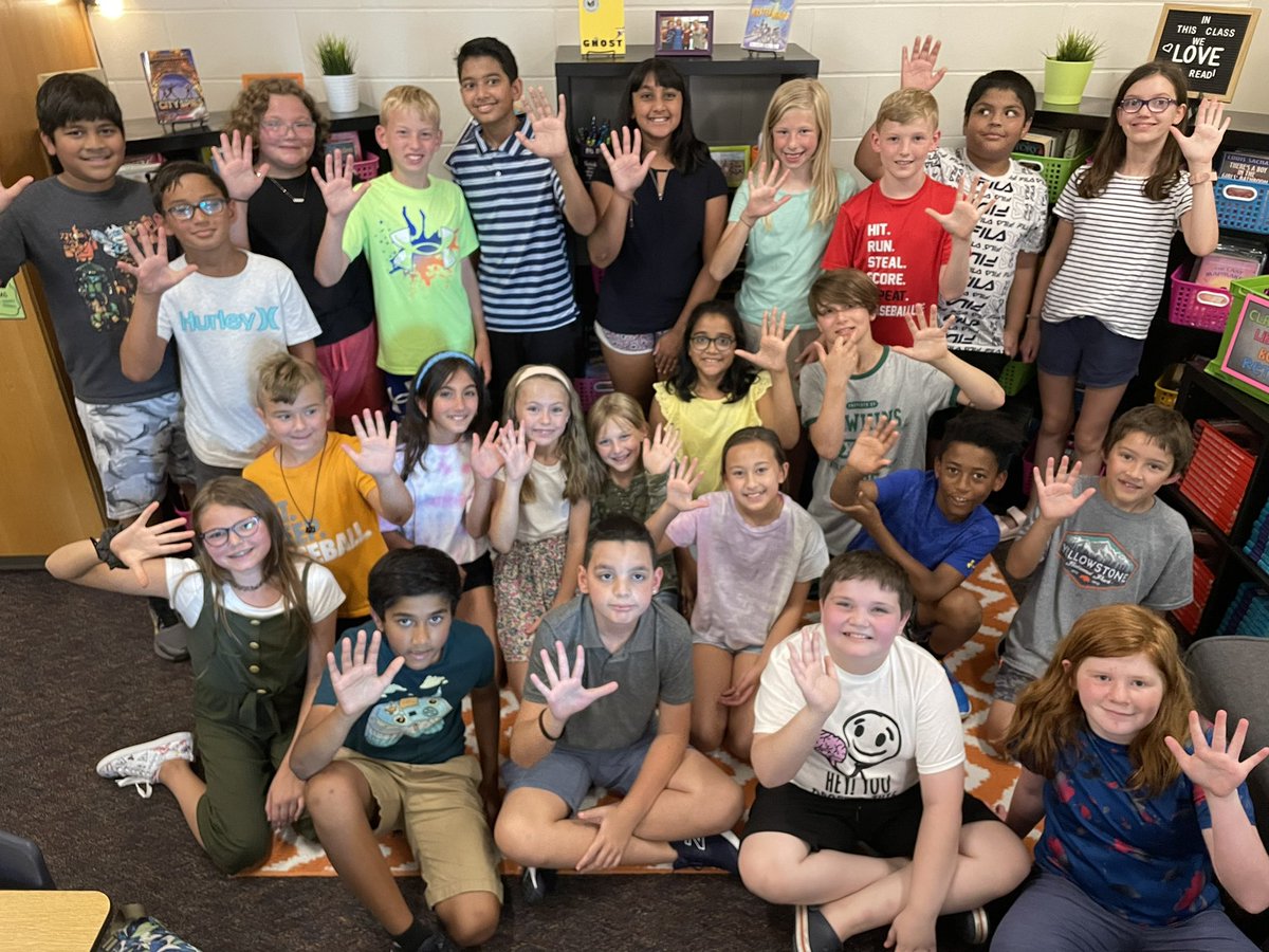 MissMeuser16's tweet photo. This group is ready for a great year in grade 5️⃣! https://t.co/9pci3BSoJZ