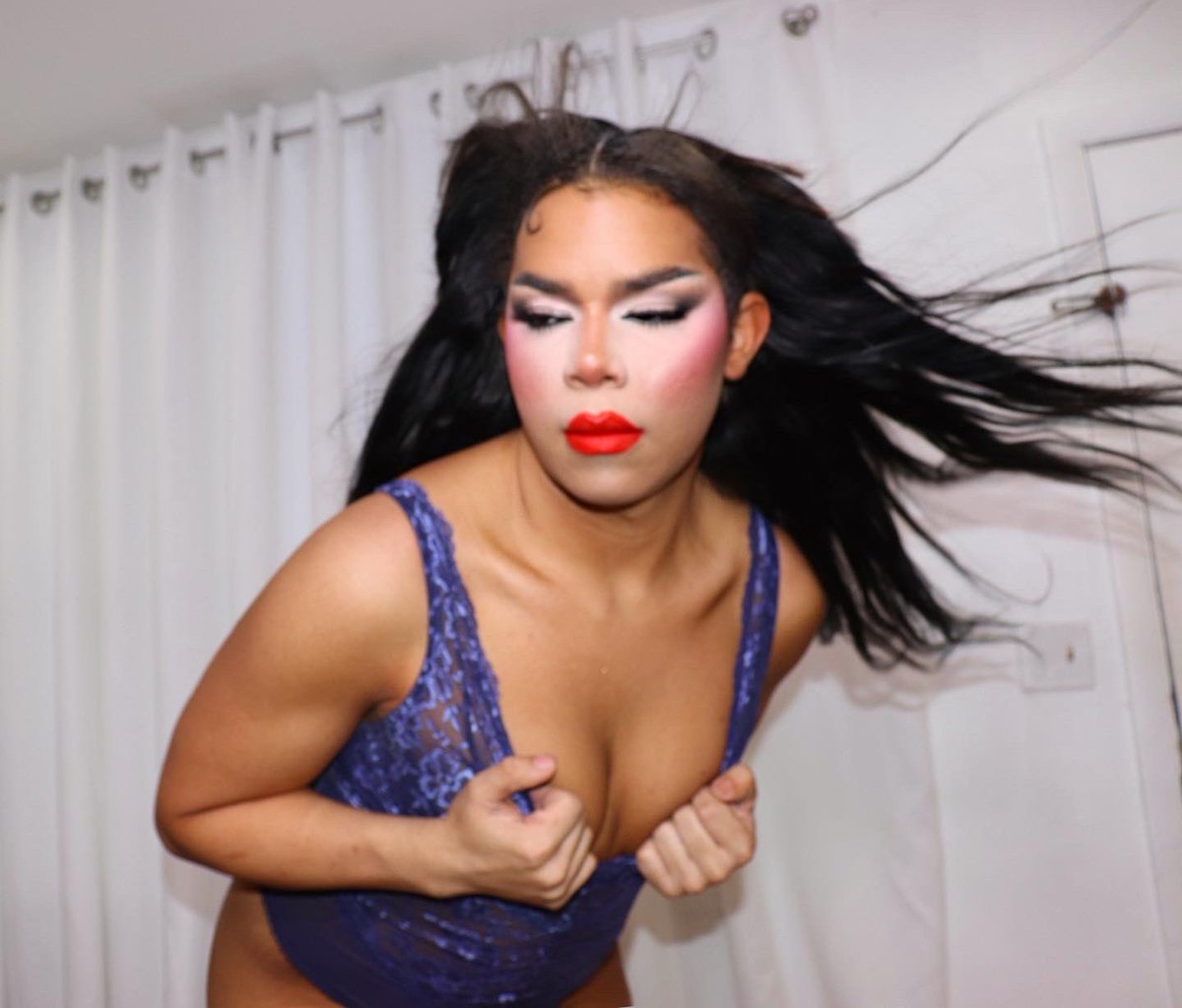 RPGT23's tweet image. Feeling my model Naomi Campbell fantasy lol 😝 #lingeriefashion #SavagexFenty #meninmakeup #dragqueen