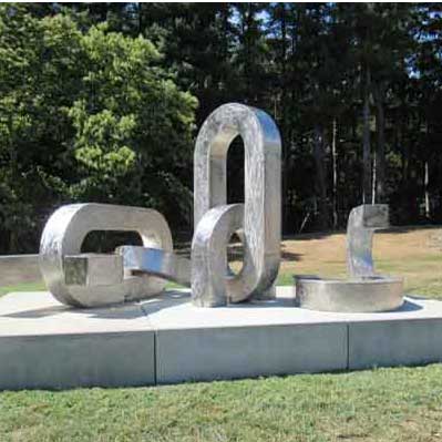 CultureGrrl's tweet photo. Join me on my delightful ramble among buoyant #MelvinEdwards sculptures, eclectic New England Triennial & Pantazopoulou's in-progress "Enchanted Forest" at deCordova Museum & Sculpture Park @deC_museum Ascending from "Lynch Fragments" to "Brighter Days" https://t.co/OkLrHmkgcX https://t.co/20qJLIR8kk