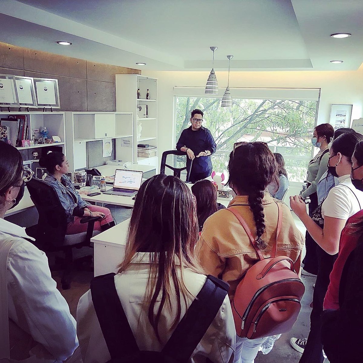 mikearciniega's tweet photo. Compartir, enseñar y aprender.
Así le dimos la bienvenida a los alumnos de la Universidad Latinoamericana, teniendo la oportunidad de compartir un poco de nuestra experiencia y la vida en @ArcherTroy. ¡Mucho éxito y triunfen! #IdeasQueConquistan #ArcherTroy #BornToThink https://t.co/WvtBGVh0y4