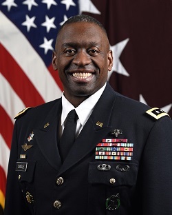 MorganStBears's tweet photo. Lt. General R. Scott Dingle served as guest speaker for @MSUBearsFB🐻🏈on Monday – Dingle serves as the 45th Surgeon General of the @USArmy and Commanding General, @USArmy Medical Command. He is a Distinguished Military Graduate of @MorganStateU &amp; also played for the Bears🔷🔶💪 https://t.co/YGHsebOO59