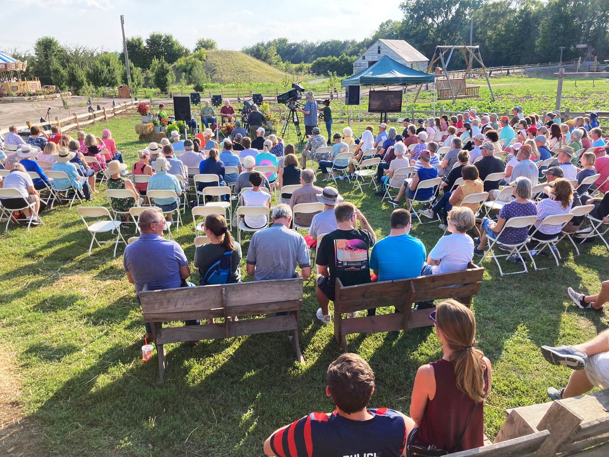 NebPublicMedia's tweet photo. Thanks to everyone who joined us at Vala's Pumpkin Patch for a live recording of "Backyard Farmer." People can watch this episode on Thursday, Aug. 25 at 7pm CT on Nebraska Public Media📺 #BYF70 #NebExt https://t.co/ETyUm9nfge