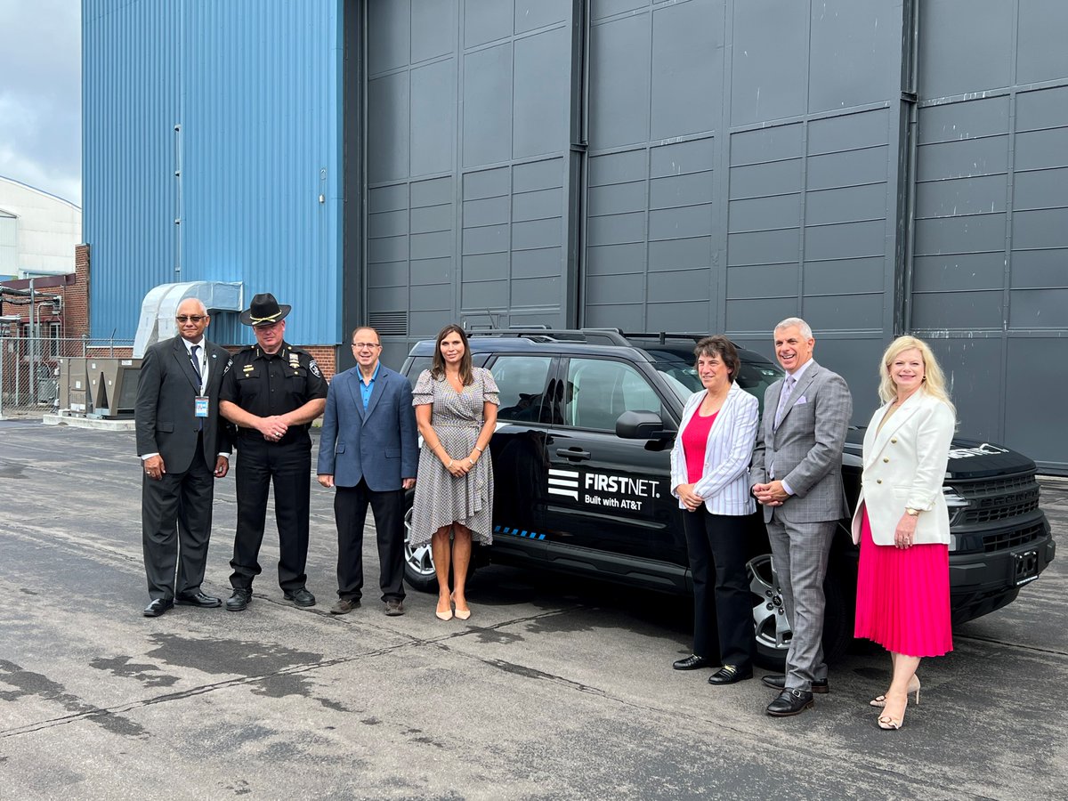 MobilizeNY's tweet photo. .@SenGriffo, @SheriffRob, and Mayor Jacqueline M. Izzo joined @FirstNet, built with AT&amp;T, to announce an update to first responder communications in the City of Rome, NY, and throughout Oneida County. https://t.co/q5YPfMcjtR