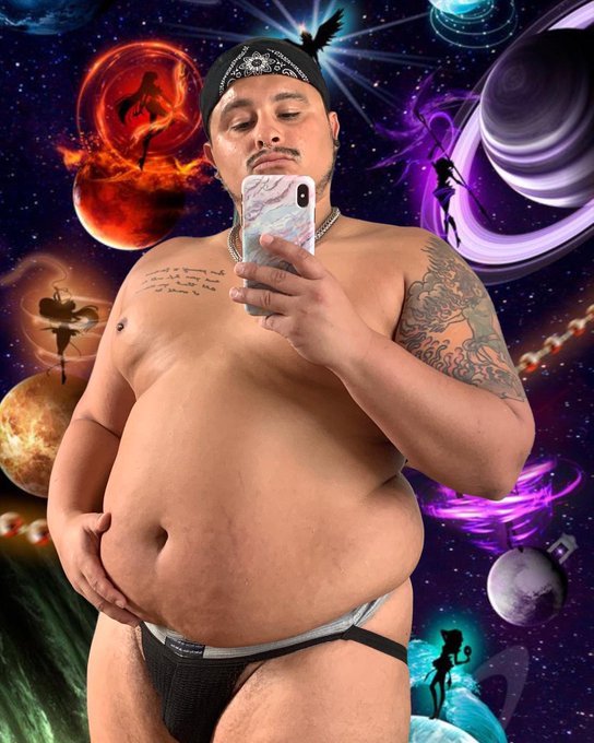 I don&rsquo;t take enough selfies https://t.co/RI728fUbEp<a href="/tag/bearmilk"class="tags"><span>#bearmilk</span></a>