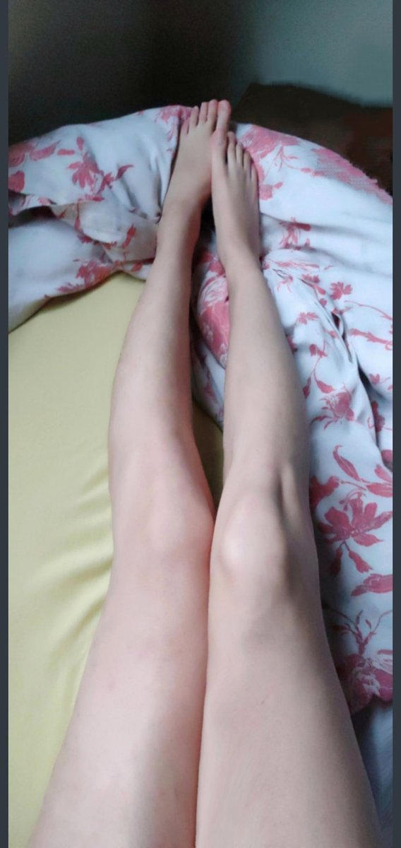 İstanbuldan OLGUN,TEMİZ,GİZLİ,ELİT,KENDİNİ BİLEN İNSANLAR KENDİNİ TANİTİCİ MESAJ YAZSİN.SECİCİYİM VE YENİYİM FAHİŞE DEGİLİM AMA HERŞEYE AÇIĞIM.