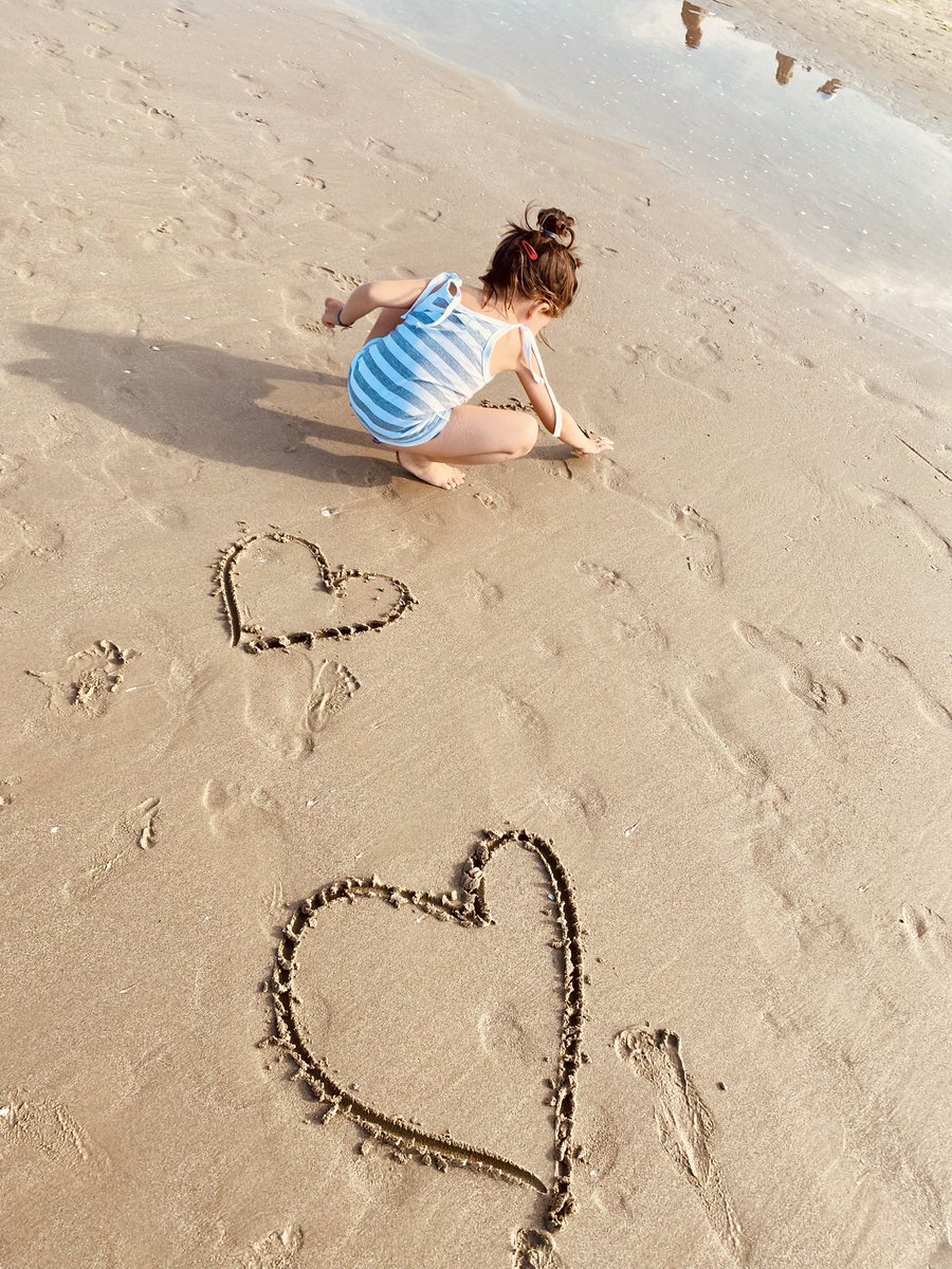 FGraziani_Grace's tweet photo. My 5 yo is attending a Summer Camp with some #disabled and #syndromic kids.
Today they explained what #diversity and #inclusivity are
Tonite she told me (1/2) https://t.co/XP8FkX7Fk6