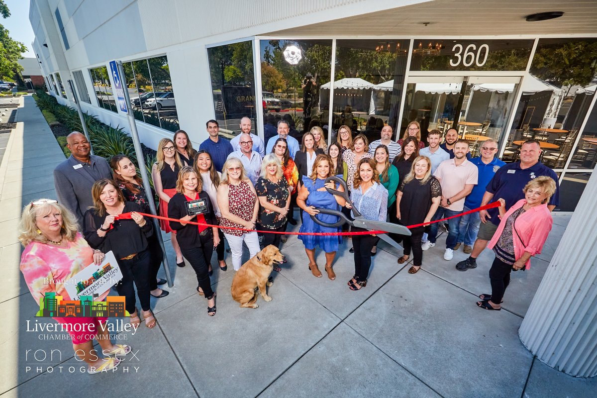 GoECOMP's tweet image. The City of Livermore recently welcomed our company with a much awaited ribbon cutting ceremony (COVID Delayed). Thank you to the members and ambassadors that joined us! 😄  @livermorechambr 
#Community #CoverEase #ECOMP #GraniteIns