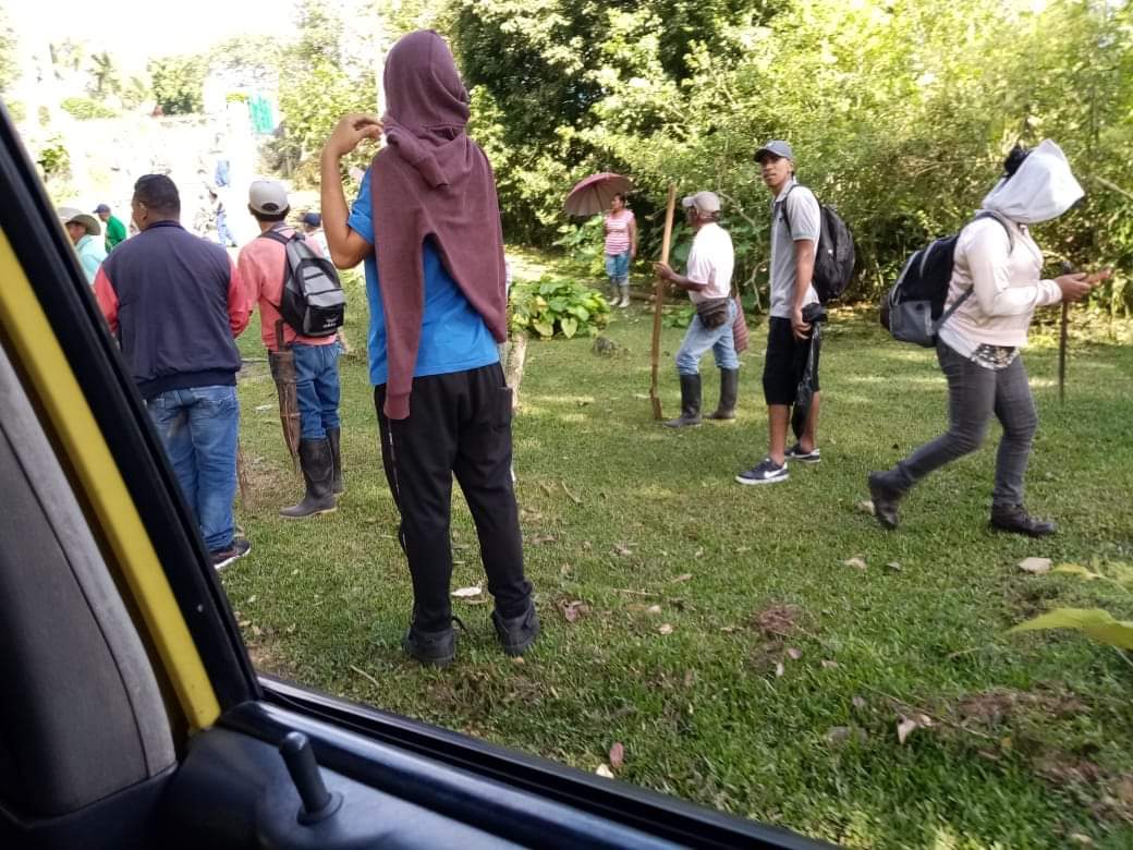 URGENTE DAGUA Y CALI VALLE
Más de 100 personas ingresaron al predio del Refugio de Paz Animal, a invadir, ya están ingresando los enseres, han tumbado árboles y están dañado los corrales de los animales que viven en el refugio.