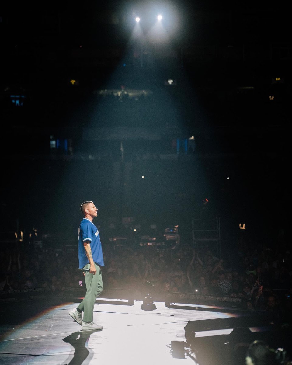 macklemore's tweet photo. https://t.co/HwIMyIw4Od