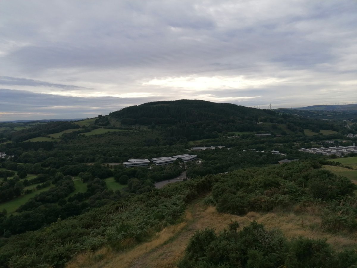 Left the boys at the gym, so thought I'd have a quick walk up the Billy Wynt. Blimey it's steep &amp; it feels a bit isolated tbh. Think I've been reading too many thrillers..😬