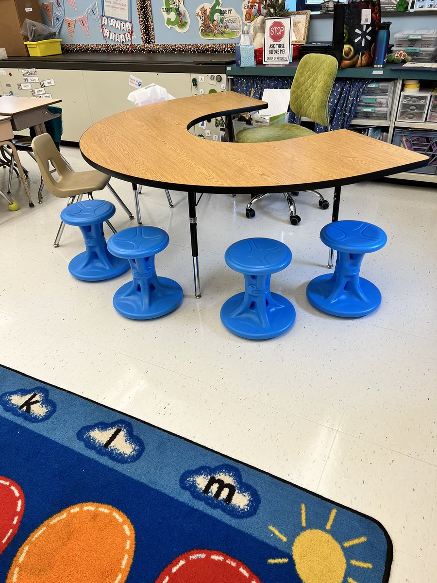 Best Daughter and Bonus Daughter come through, seats for the small group table. Thanks <a href="/morgan_jonesy/">morgan</a> <a href="/BASDFtHill/">Fountain Hill Elementary School</a>