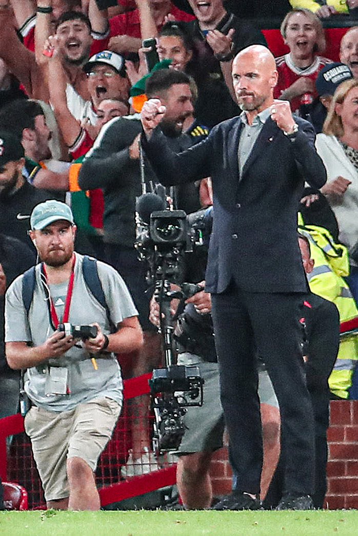 ManUnitedZone's tweet photo. #mufc source: "The players were raging when they discovered their punishment for the no-show at Brentford would be an 8.5-mile run. But the moans ceased when it became clear that the manager was planning to do the same as them." [@MullockSMirror] https://t.co/mtbvCtM2Bq